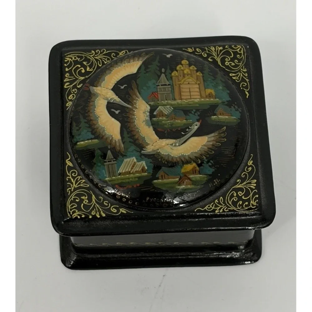 Vintage Asian Hand Painted Black Lacquer Trinket Jewelry Box Miniature